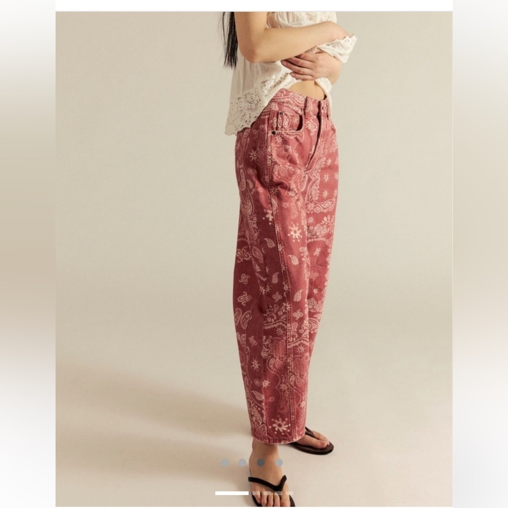 Red Bandana Print Barrel  pants size Large - Picture 3 of 13